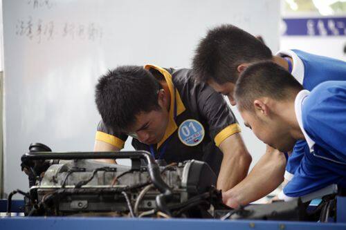 庞惠文老师正在比赛中