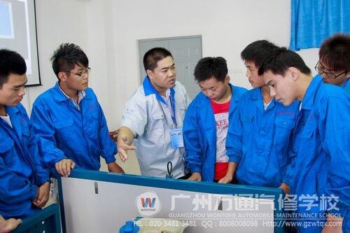 万通教师在比赛中