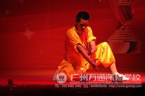 少林武术搬上舞台 秀万通学子风采