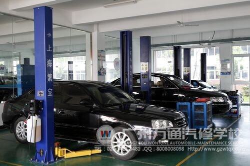 万通汽修教育教学环境和设施设备先进
