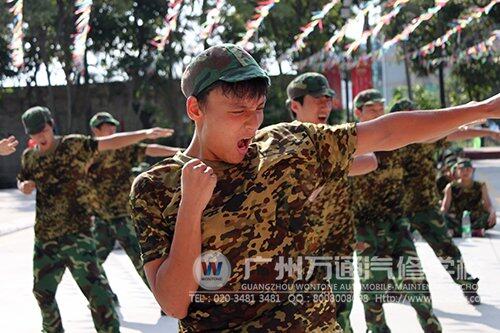 万通学子不断挑战、超越自己