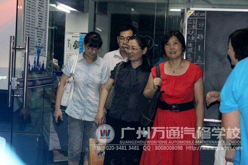 番禺区劳动局领导亲临广州万通首届SYB开班典礼